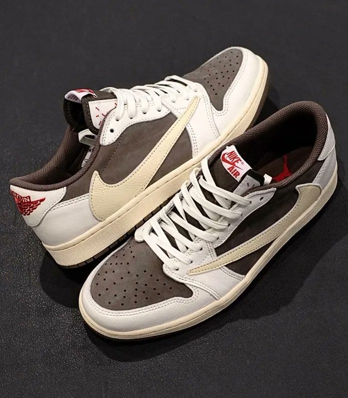 Nike Travi Curva