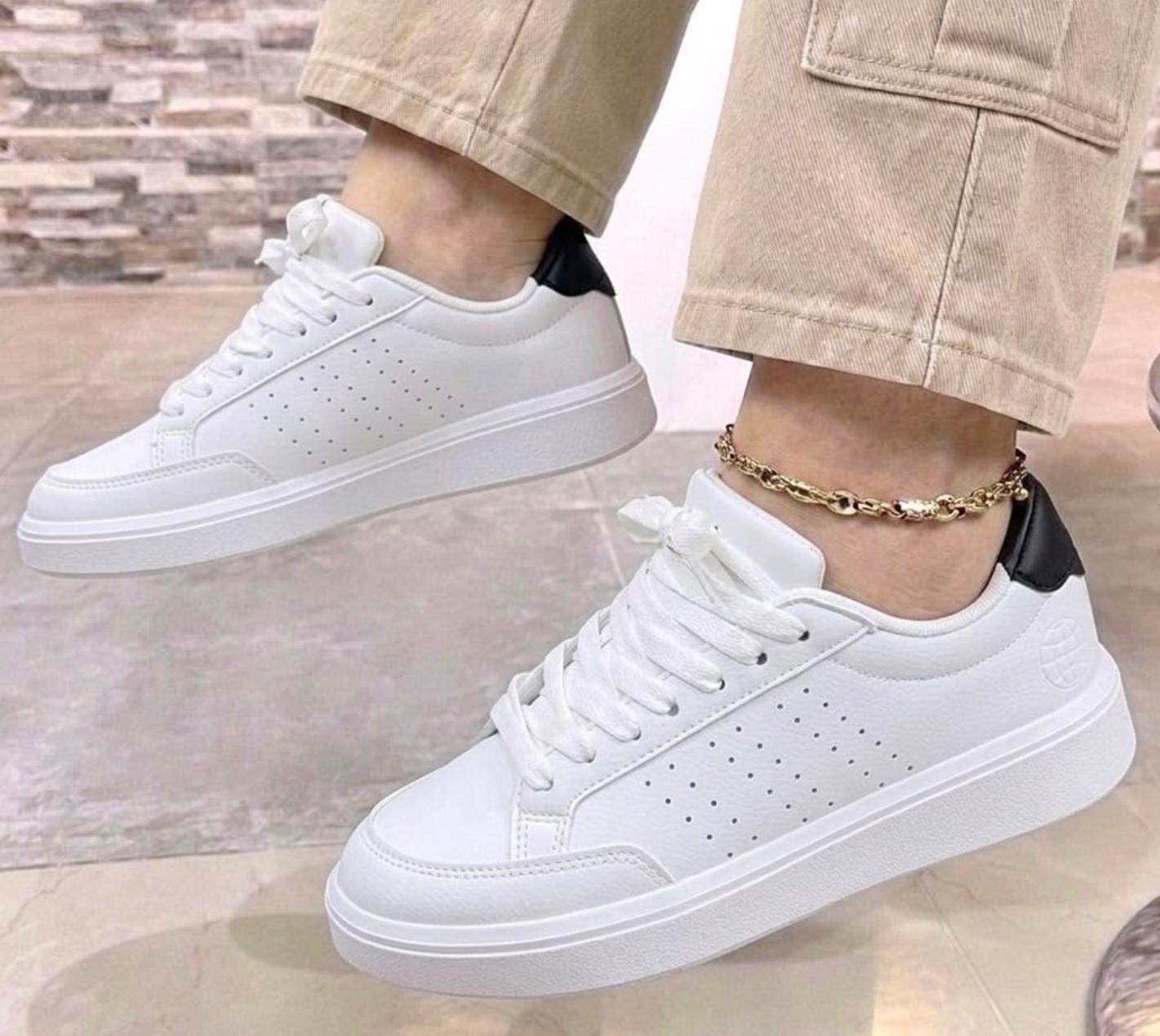Adidas Nova