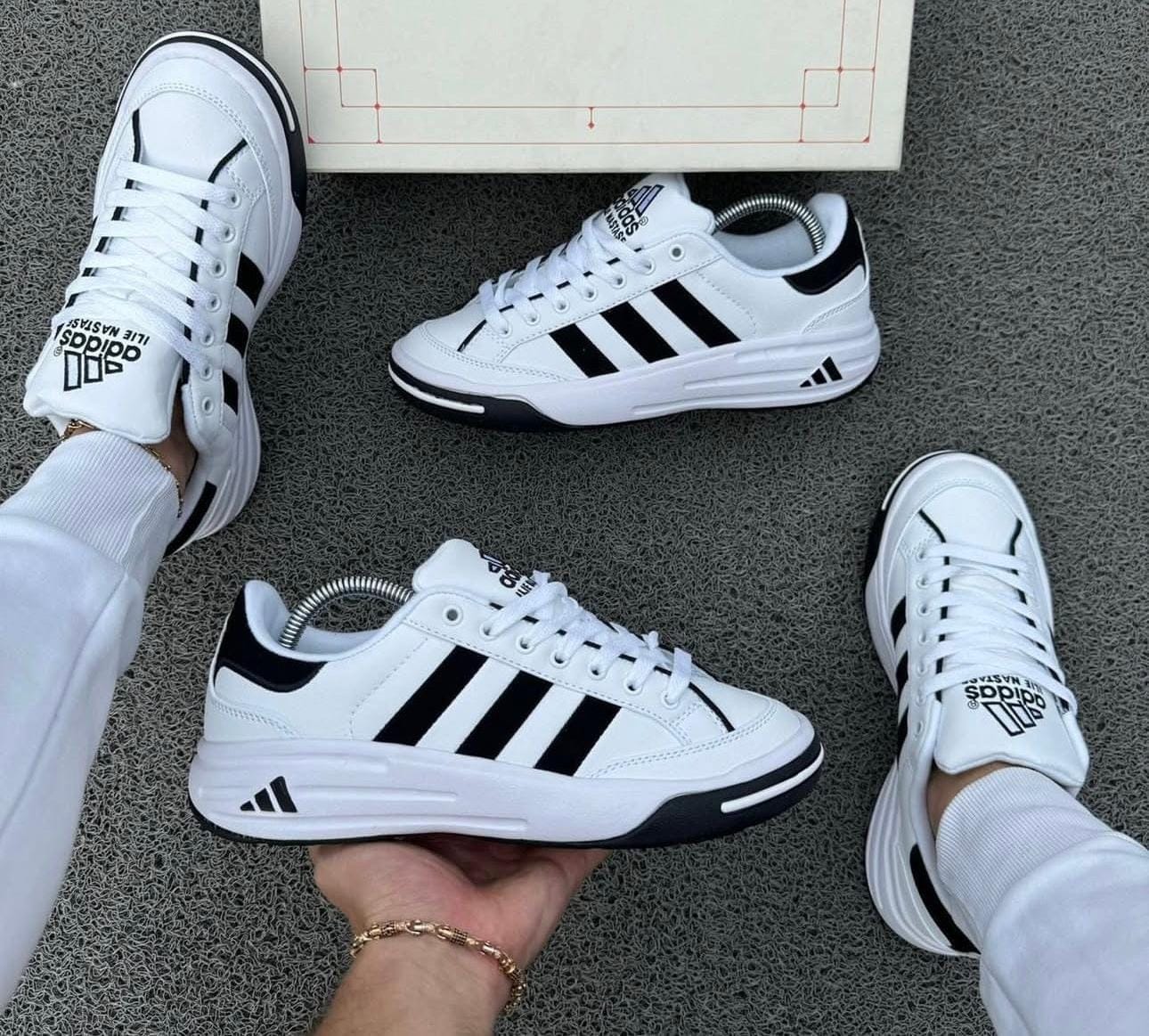 Adidas Nastage Línea Negra