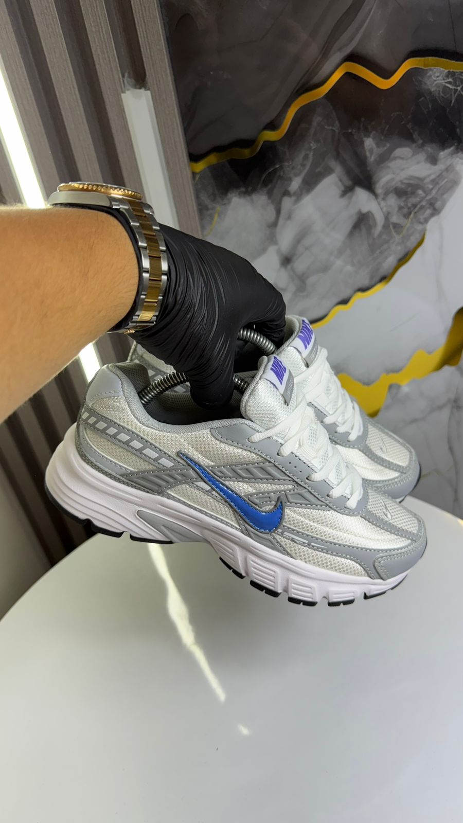 Nike Initiator
