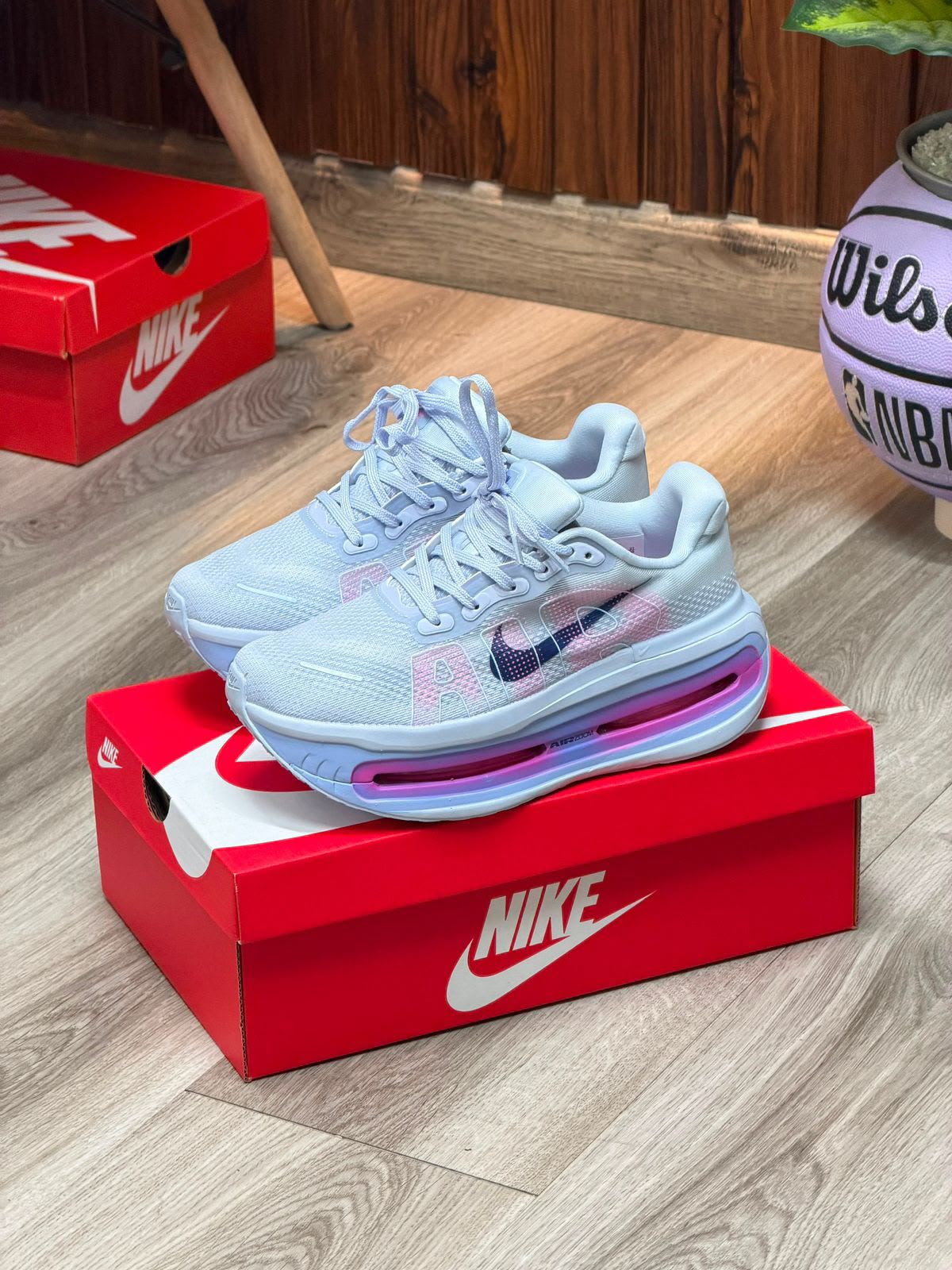 Nike Air Zoom Vomero 5
